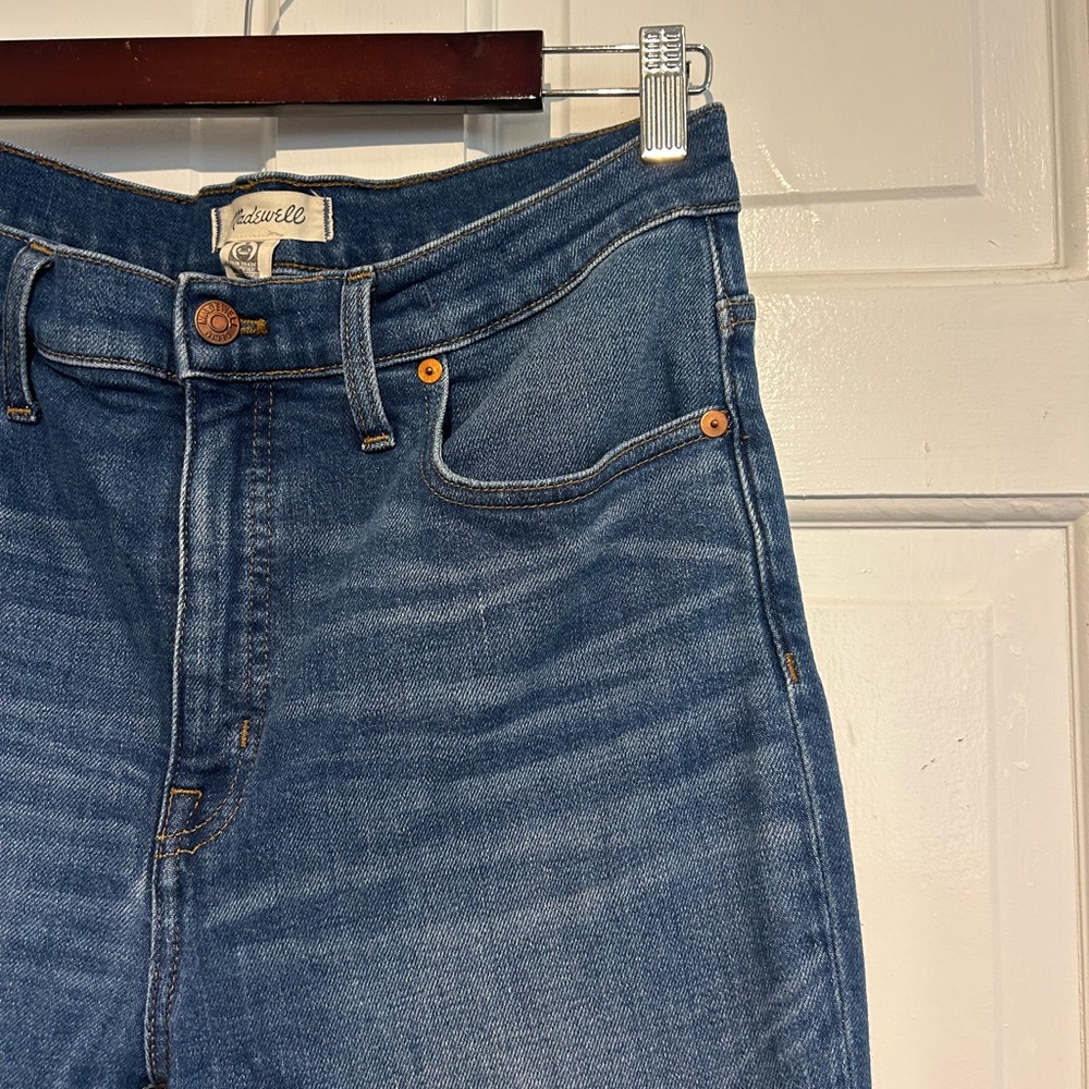 Madewell Cali Demi-Boot Jeans in Columbus Wash: Comfort Stretch Edition - Picture 4 of 13